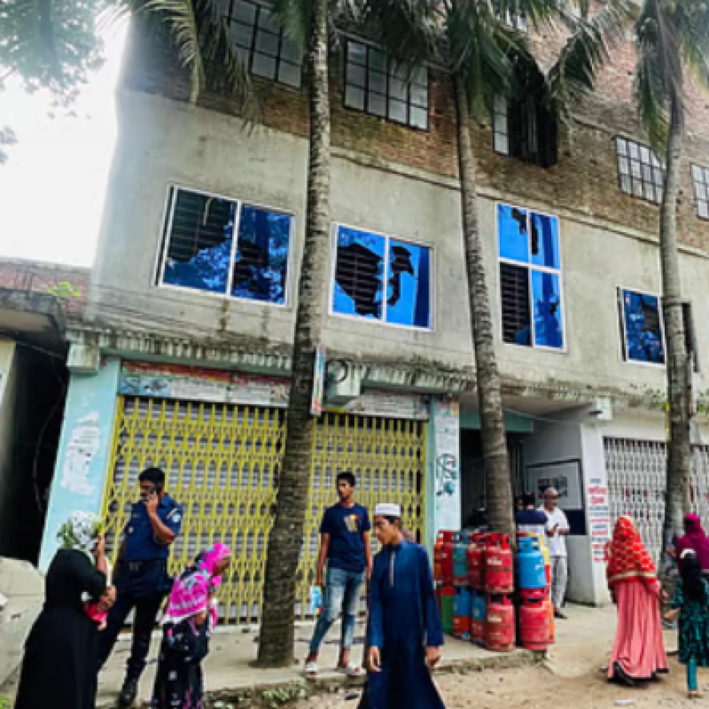 মা ও দুই সন্তানকে পিটিয়ে হত্যা: গ্রেপ্তার আতঙ্কে গ্রাম পুরুষশূন্য