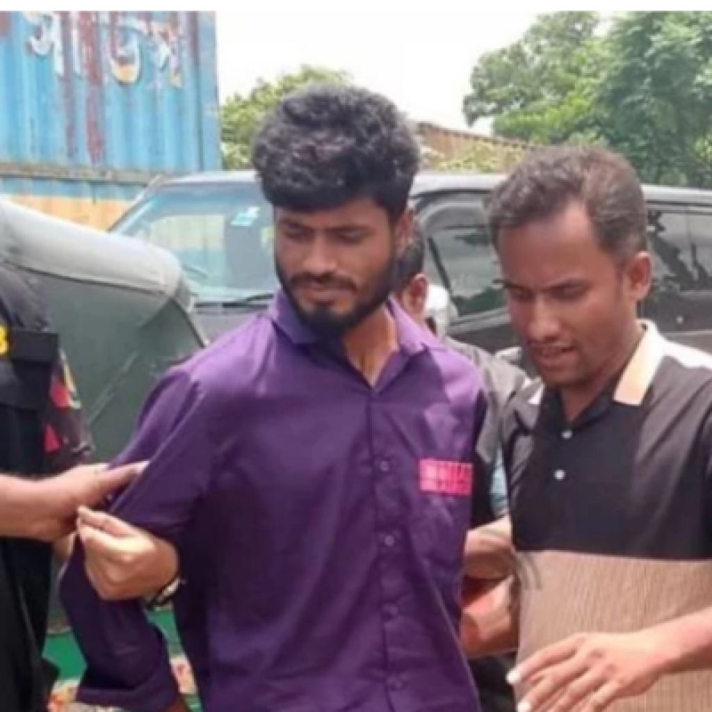 ভাইয়ের বিরুদ্ধে প্রতিশোধে নারীর ভিডিও ছড়িয়ে দিল ছোট ভাই!